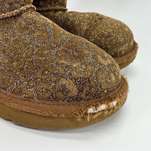UGG Classic II Kids Glitter Leopard Boots Chestnut 13 - Picture 6 of 14